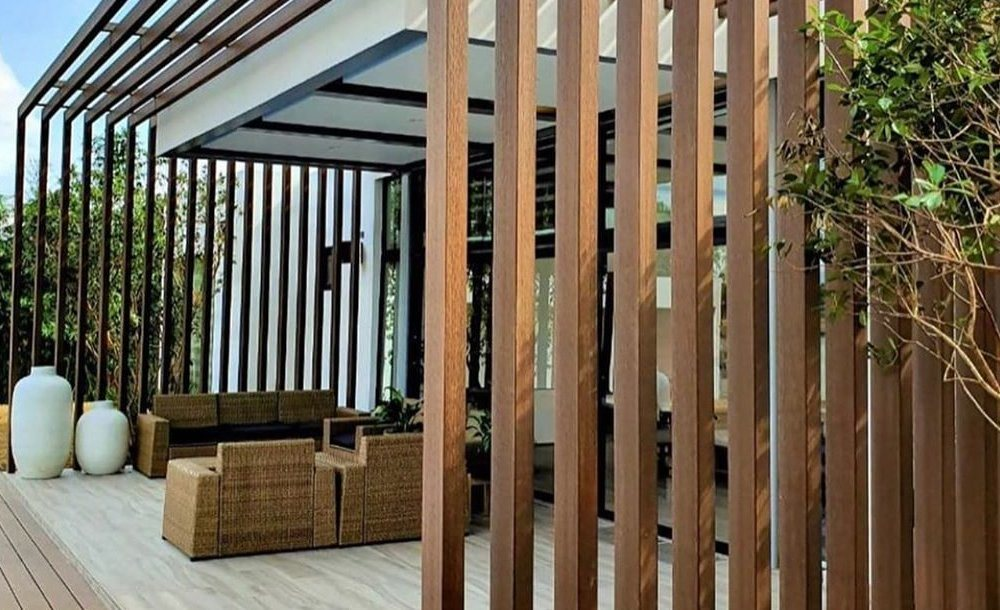 Teak Interior-Exterior Timber Tube Composite Wood Slat Privacy Dividers