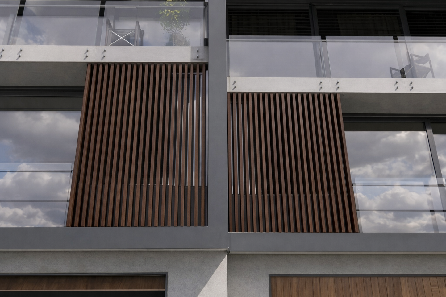 Brazilian IPE Interior-Exterior Timber Tube Composite Wood Slat Privacy Dividers